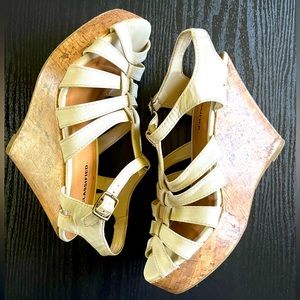 City Classified Wedge sandals